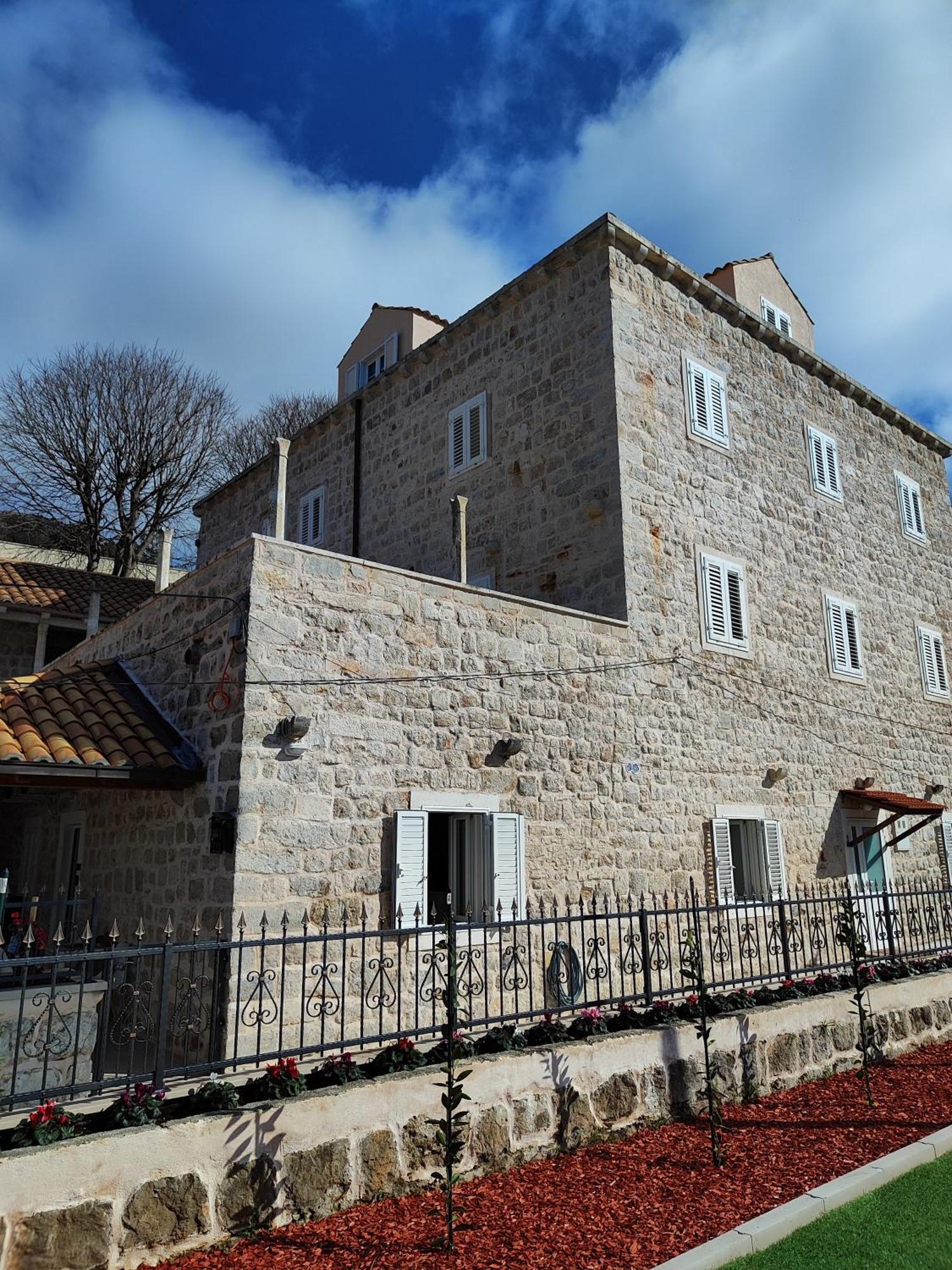 Apartments Harriete Ντουμπρόβνικ Εξωτερικό φωτογραφία